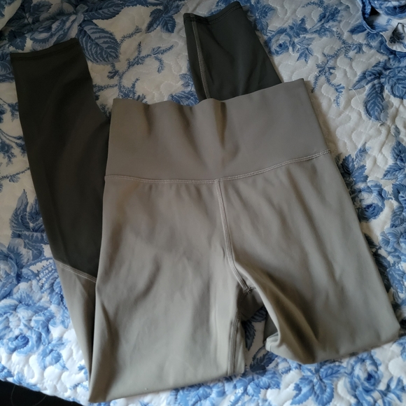 Vuori Studio Pocket Legging SMALL - Picture 7 of 7